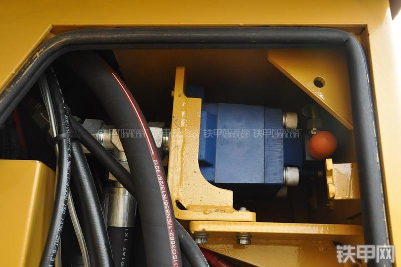 成工CG990H装载机局部