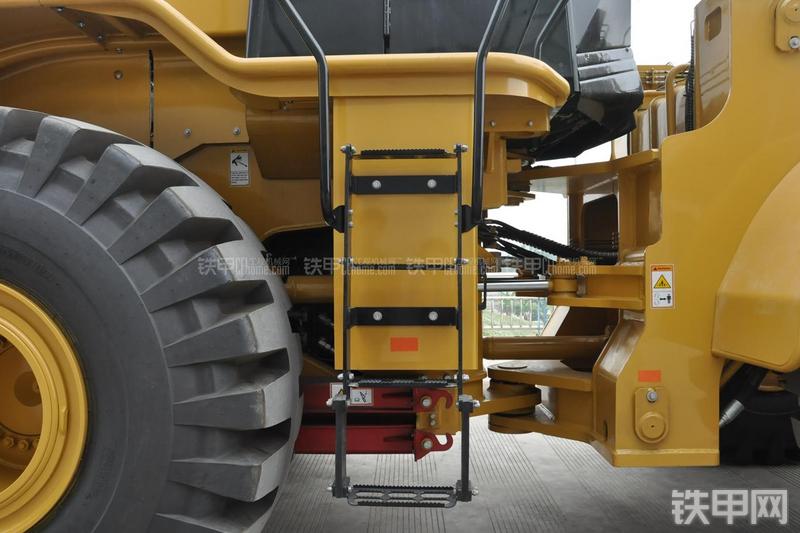 成工CG990H装载机局部