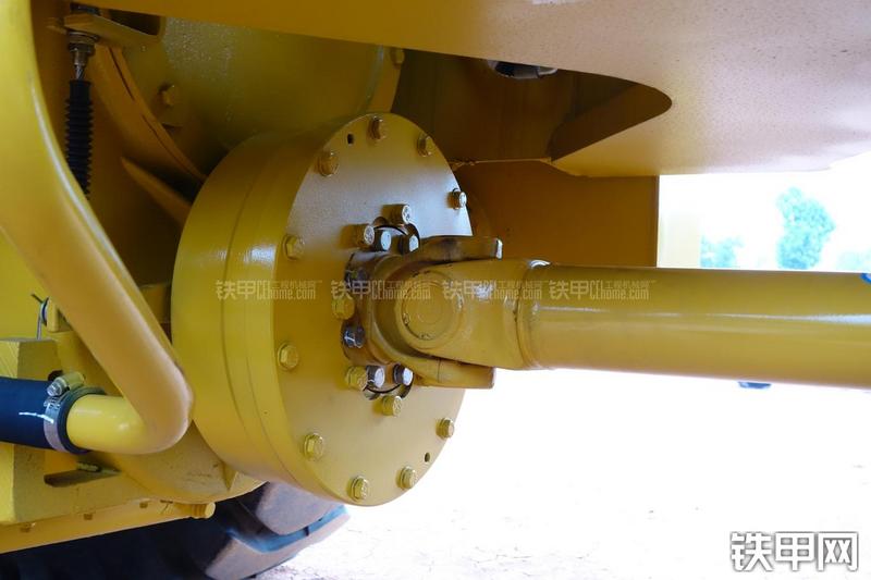 成工ZL50D-3装载机局部