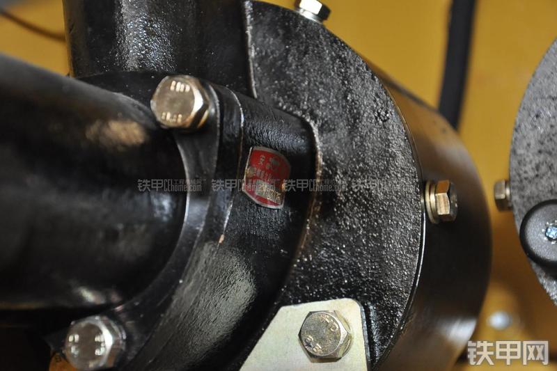 成工ZL50D-3装载机局部