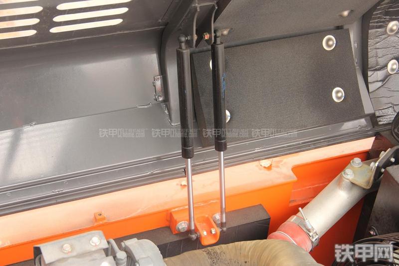 迪万伦DX300LC挖掘机局部