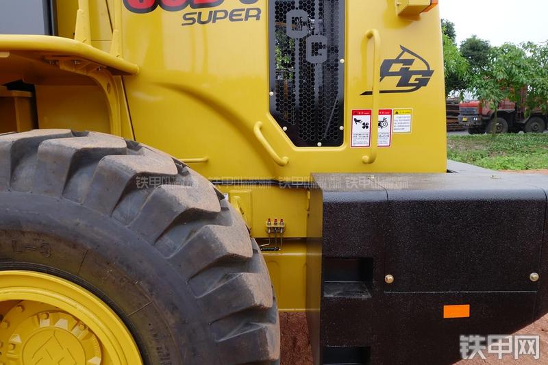 成工ZL50D-3装载机局部