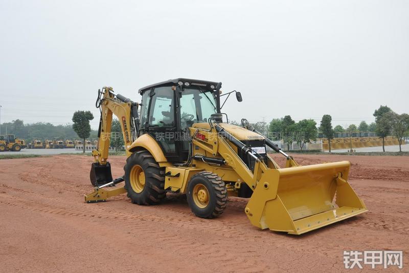 成工866HTC(可伸缩挖掘臂)挖掘装载机整机外观