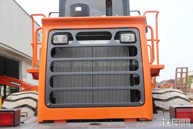 迪万伦DL503GOLD装载机整机外观