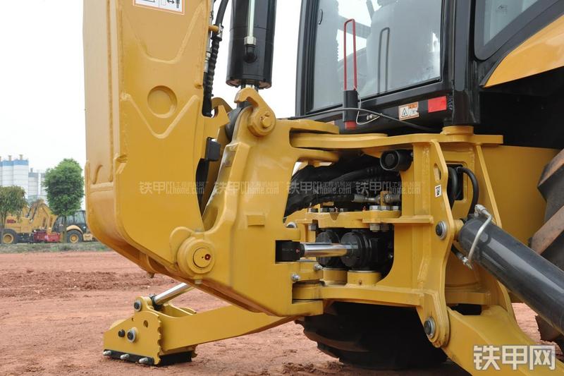 成工866HTC(可伸缩挖掘臂)挖掘装载机局部