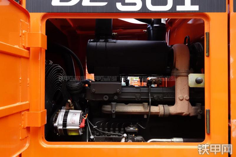 迪万伦DL301装载机局部