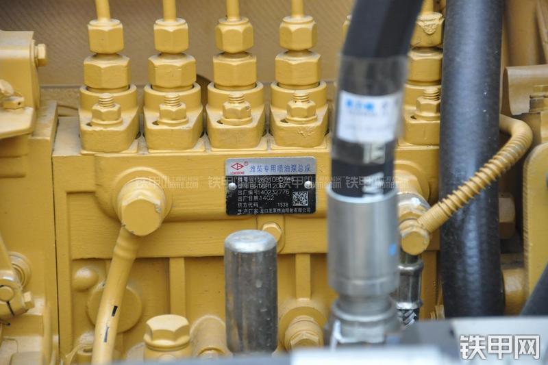 成工ZL50D-3装载机局部