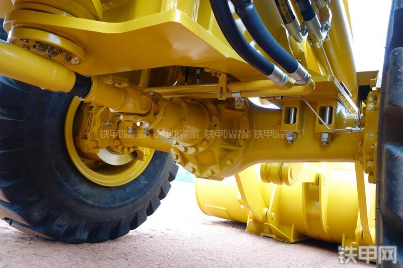 成工ZL50D-3装载机局部