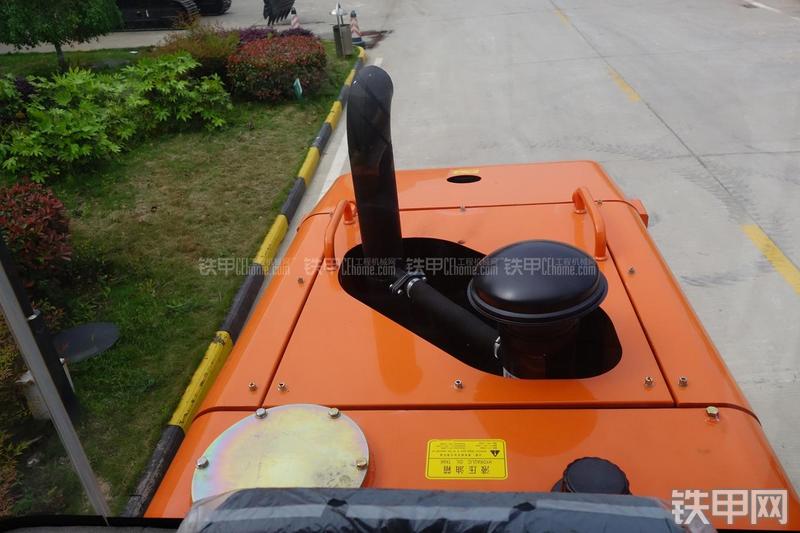 迪万伦DL301装载机局部