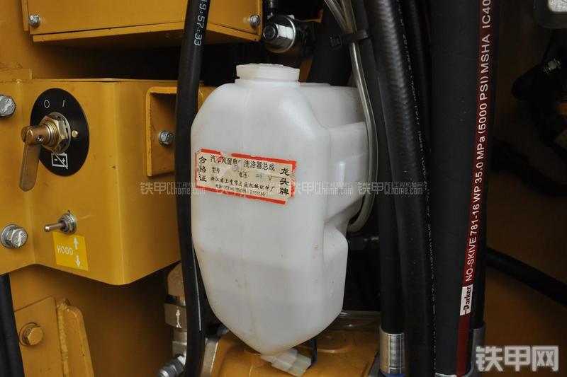 成工CG990H装载机局部