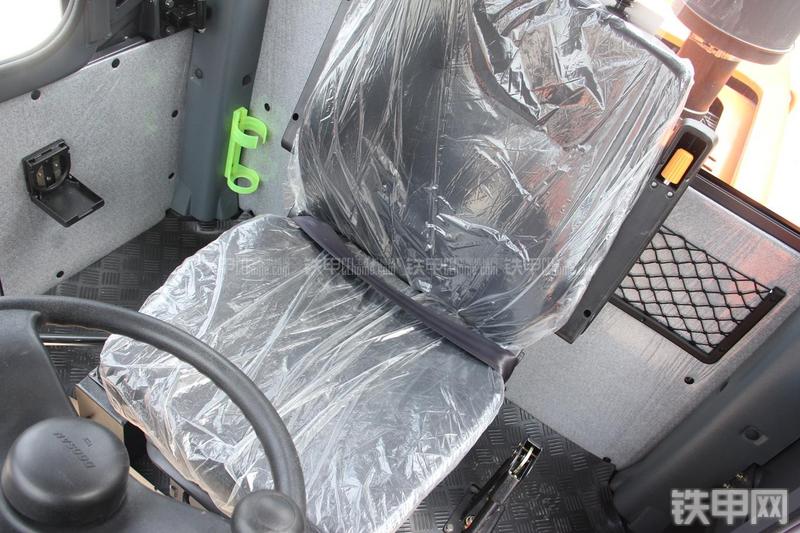 迪万伦DL503GOLD装载机局部