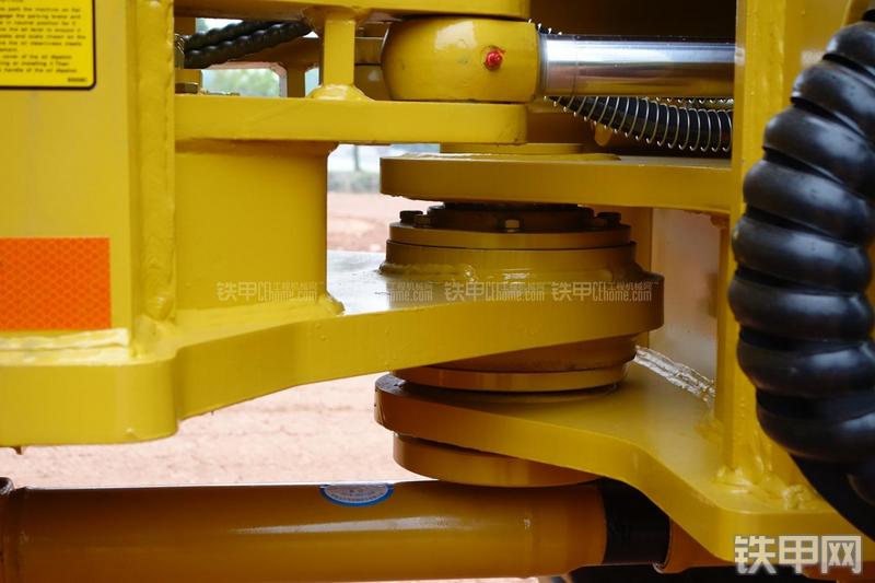 成工ZL50D-3装载机局部