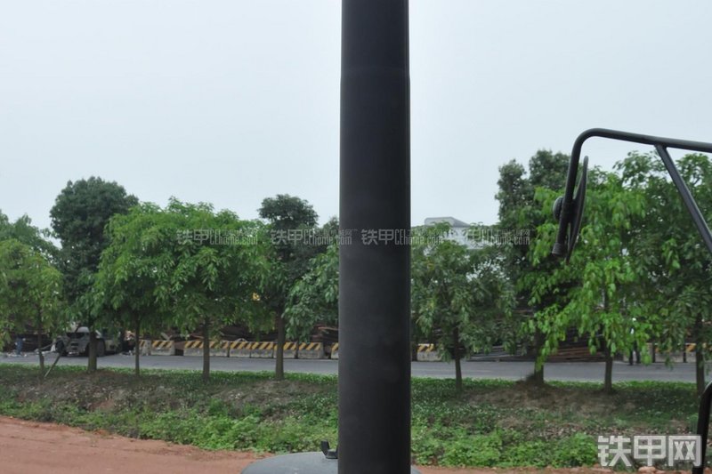 成工866HTC(可伸缩挖掘臂)挖掘装载机局部