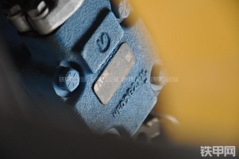 成工CG990H装载机局部