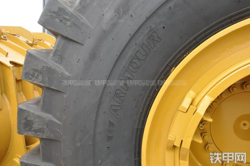 成工CG990H装载机局部