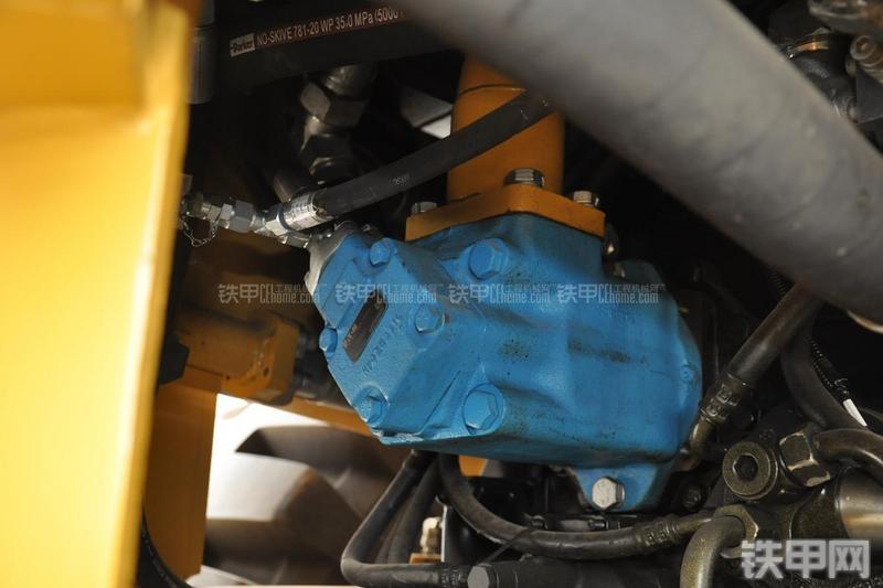 成工CG990H装载机局部