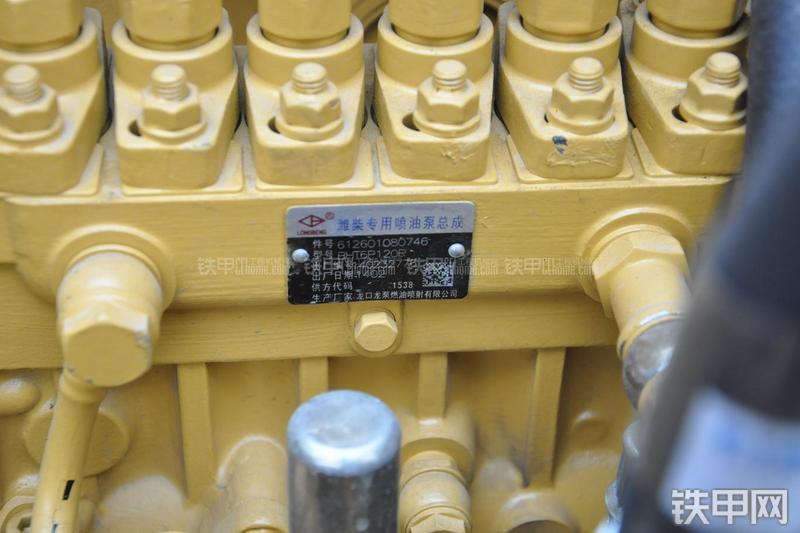 成工ZL50D-3装载机局部