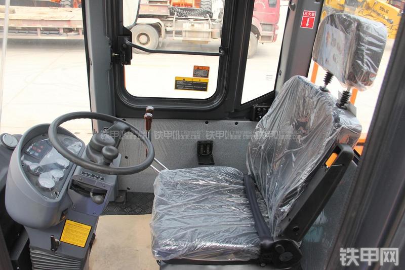 迪万伦DL503GOLD装载机局部