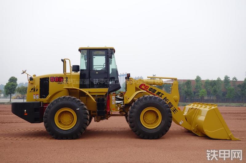 成工ZL50D-3装载机整机外观