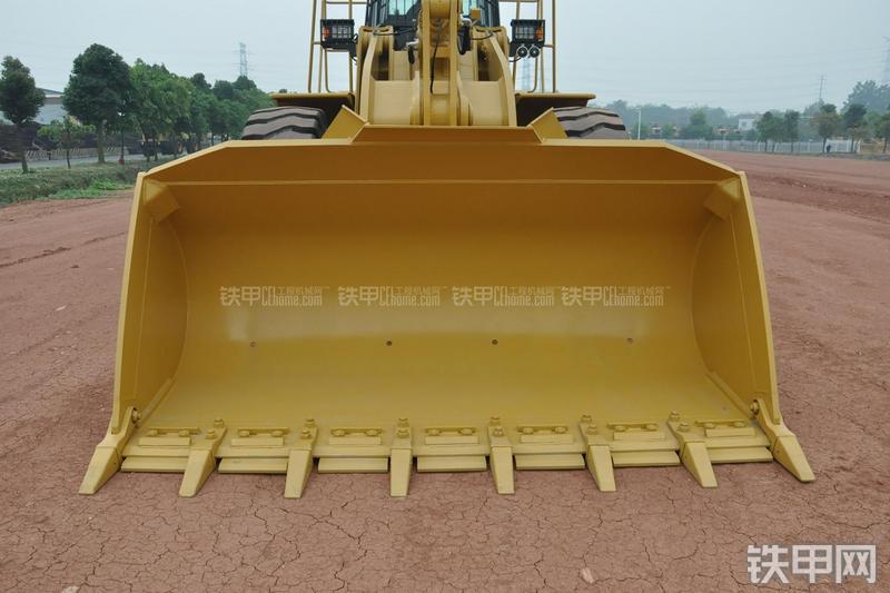 成工ZL50D-3装载机局部