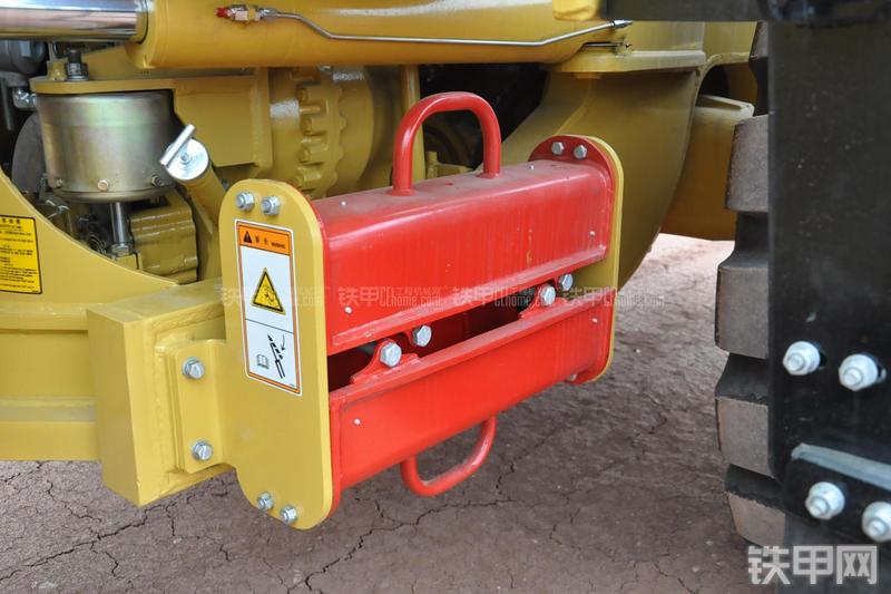 成工ZL50D-3装载机局部