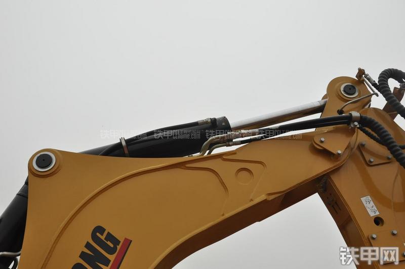 成工866HTC(可伸缩挖掘臂)挖掘装载机局部