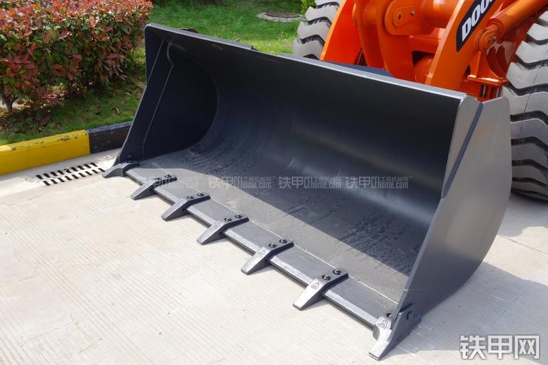 迪万伦DL301装载机局部