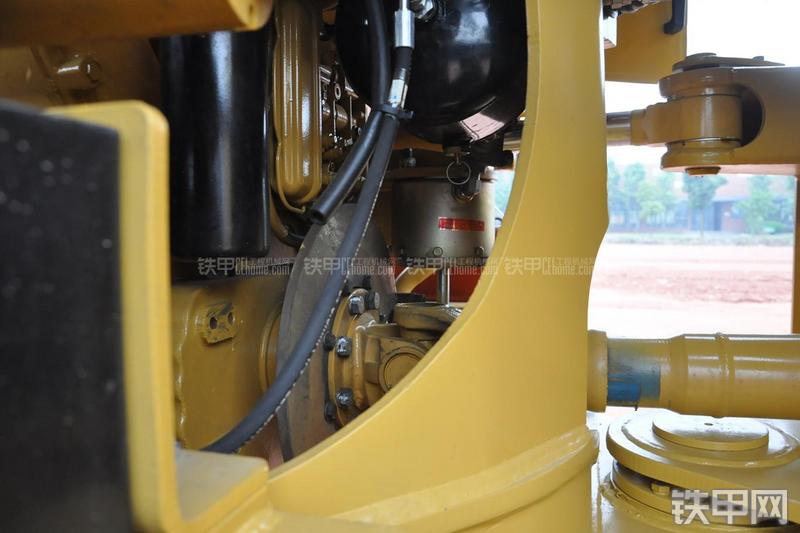 成工ZL50D-3装载机局部