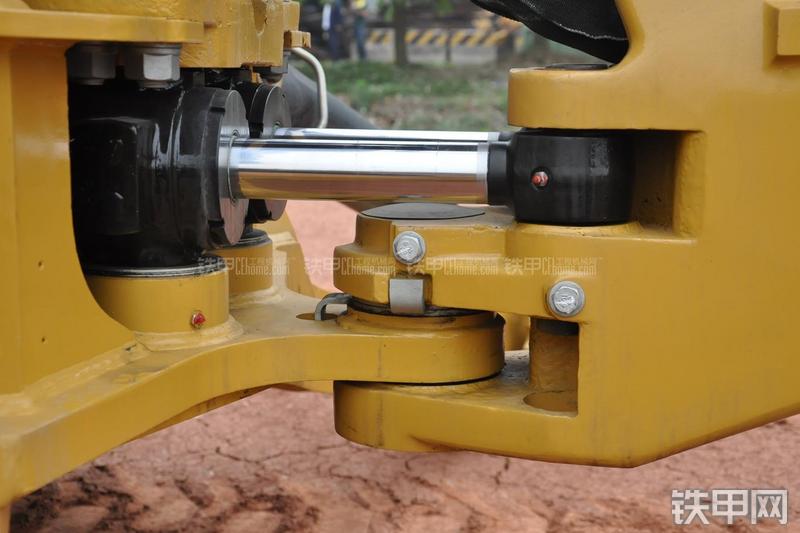 成工866HTC(可伸缩挖掘臂)挖掘装载机局部