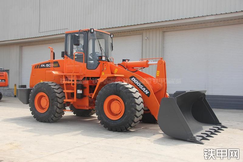 迪万伦DL503GOLD装载机整机外观