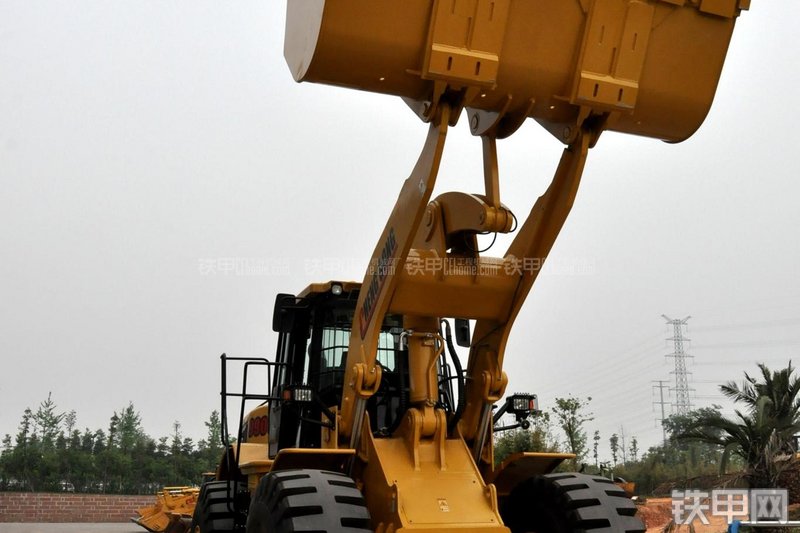 成工CG990H装载机整机外观