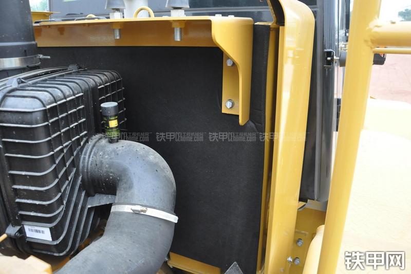 成工ZL50D-3装载机局部