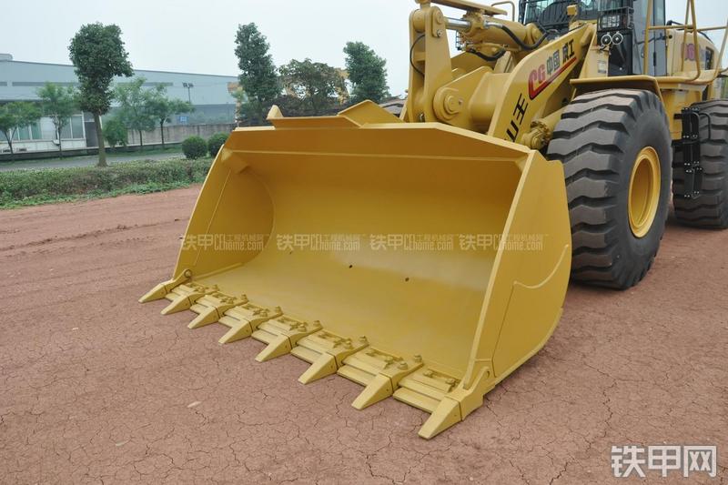 成工ZL50D-3装载机局部