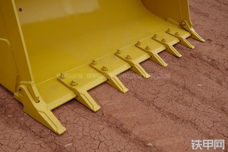 成工ZL50D-3装载机局部