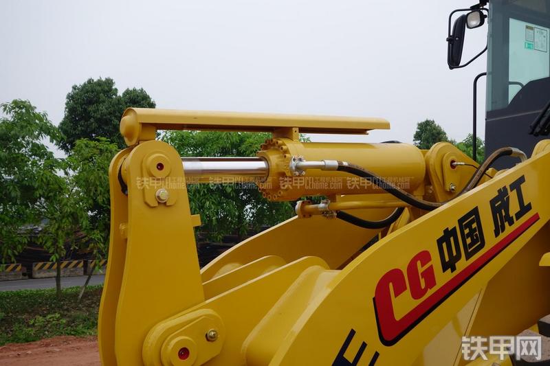 成工ZL50D-3装载机局部