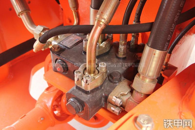 迪万伦DL503GOLD装载机局部