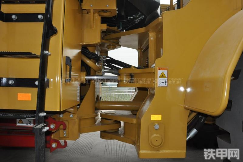 成工CG990H装载机局部