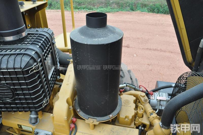 成工ZL50D-3装载机局部