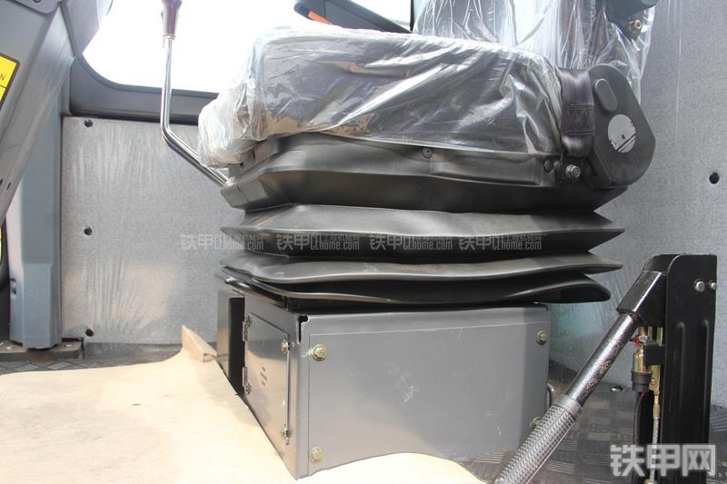 迪万伦DL503GOLD装载机局部