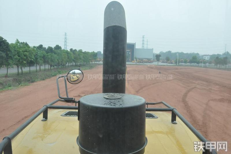 成工ZL50D-3装载机局部