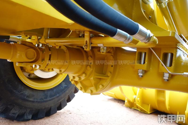 成工ZL50D-3装载机局部