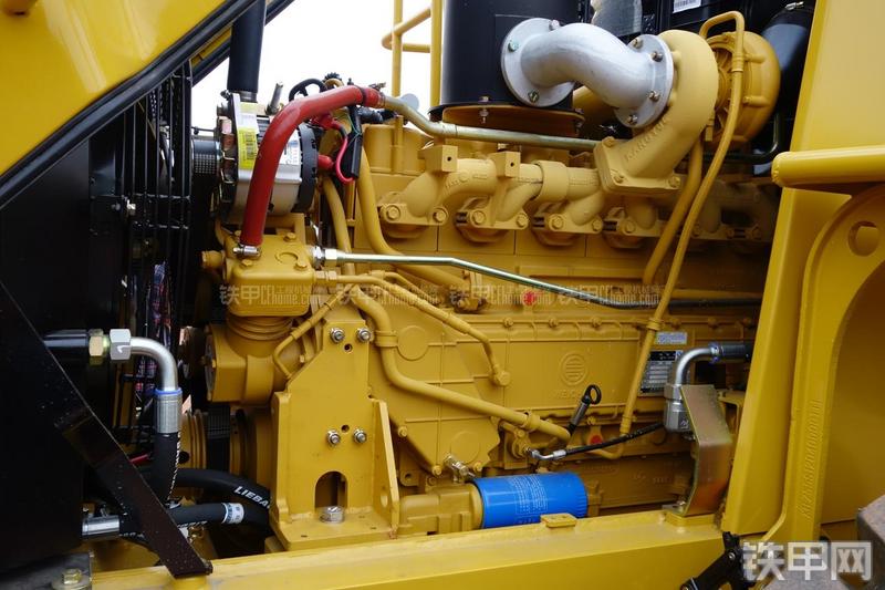 成工ZL50D-3装载机局部