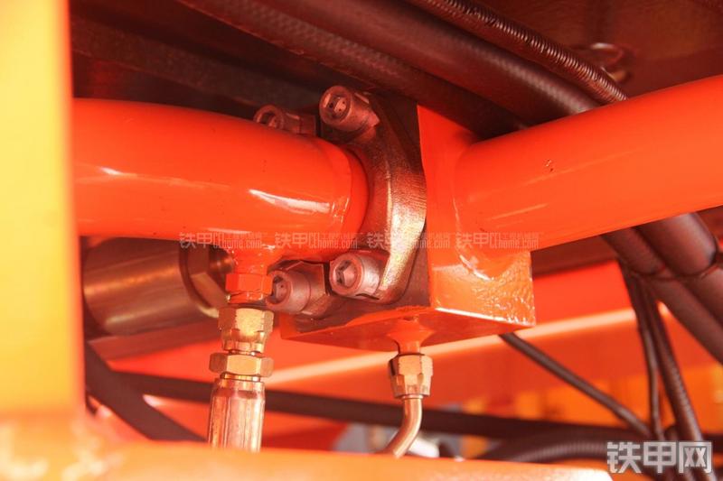 迪万伦DL503GOLD装载机局部