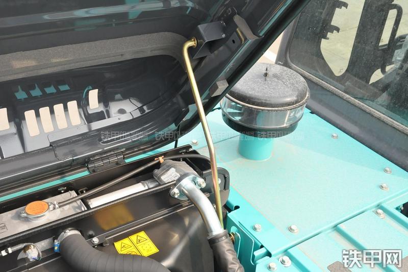 神钢SK210LC-8-domestic挖掘机局部