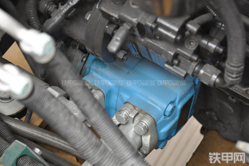 成工CG990H装载机局部