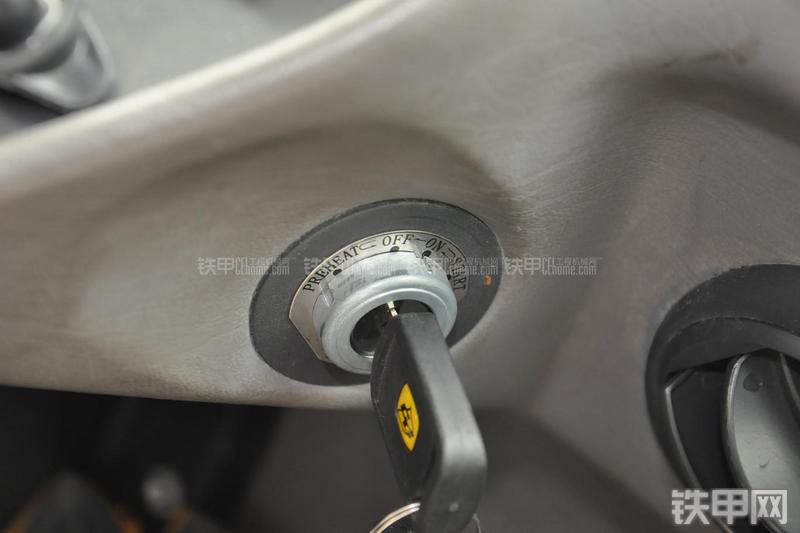 成工CG990H装载机局部