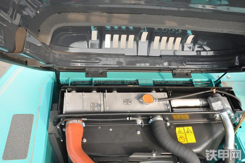 神钢SK200-8挖掘机局部