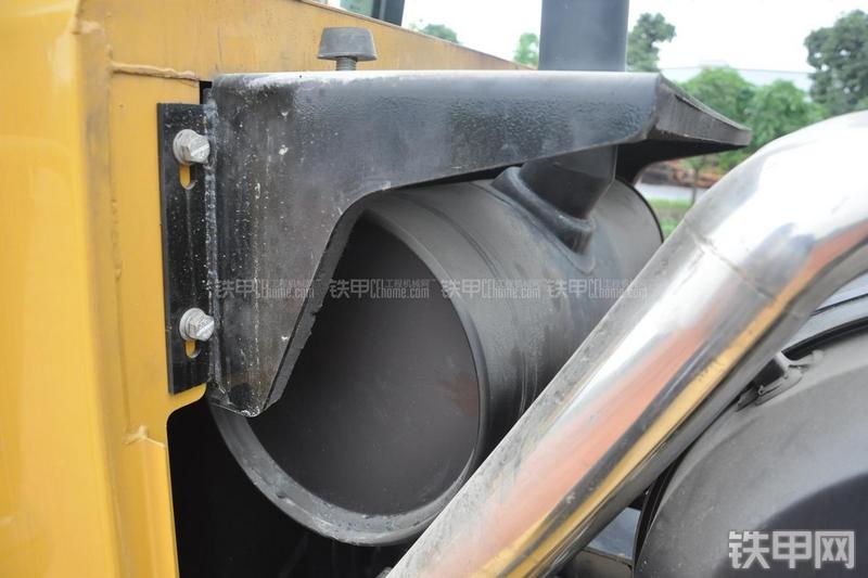 成工MG1320H平地机局部