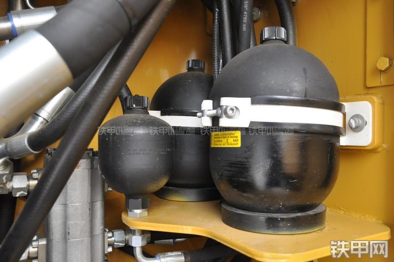 成工CG990H装载机局部