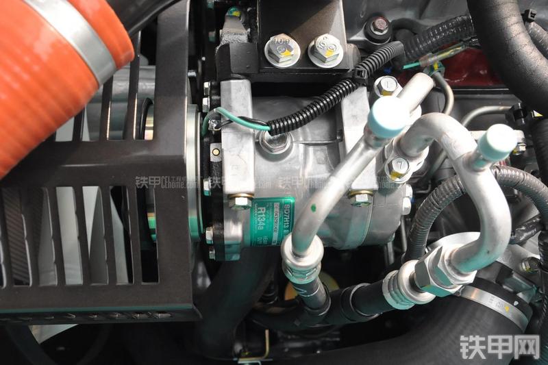 神钢SK210LC-8-domestic挖掘机局部